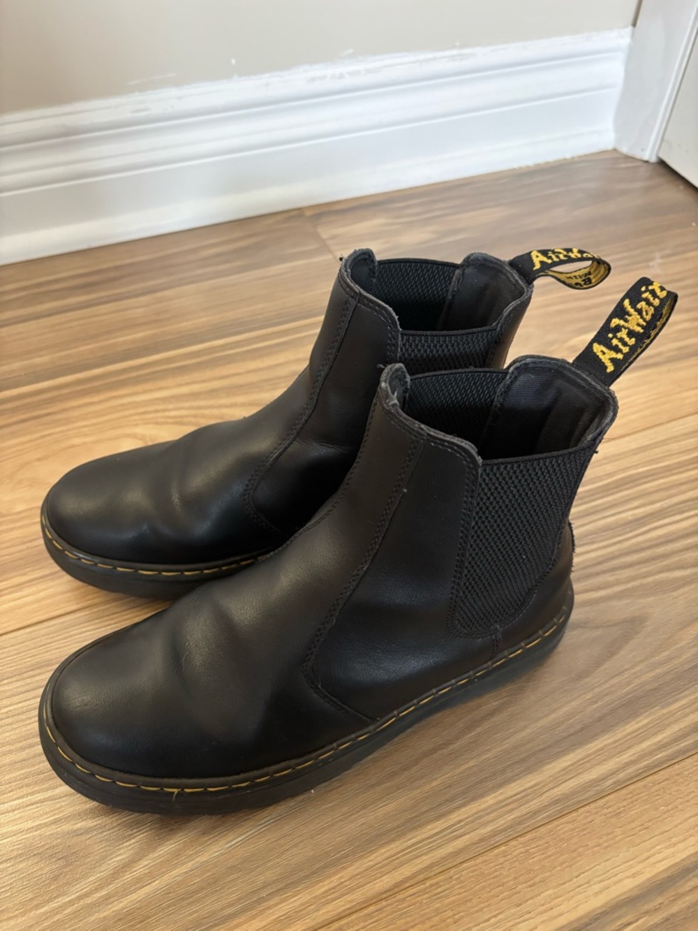 Dr Martens Dorrian Chelsea Boots Black Leather Women 8 EU 39 Slip On Classic - Picture 4 of 7